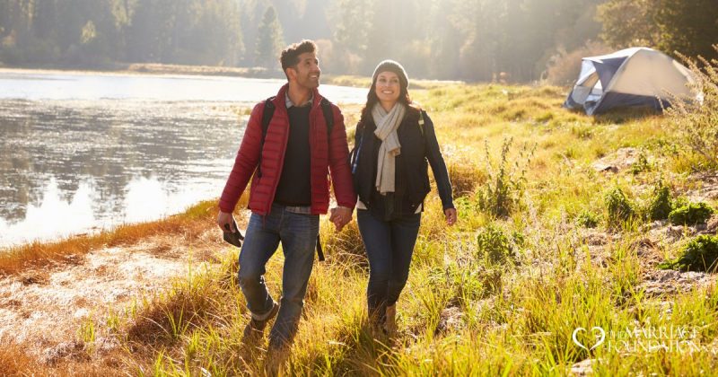 couples-wandering-in-nature